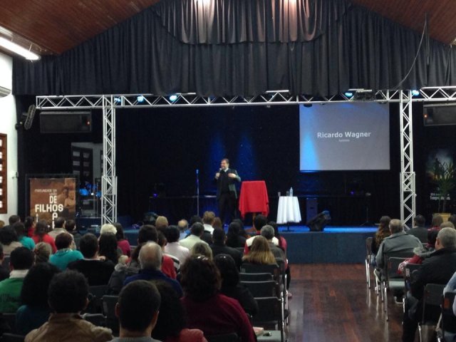 Aconteceu Culto de Curas e Milagres