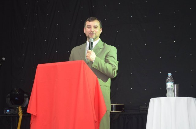 Culto A Geração de Benjamim - Estevão Wagner, pastor